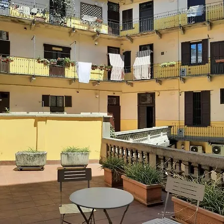 App. centrale 4 pers. con terrazzo e idromassaggio Appartamento Milano
